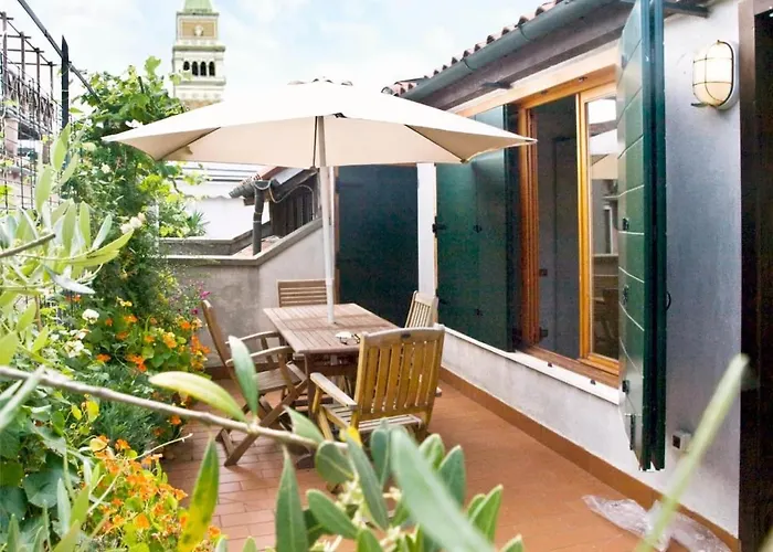 아파트 Terrazzi Su Piazza San Marco *