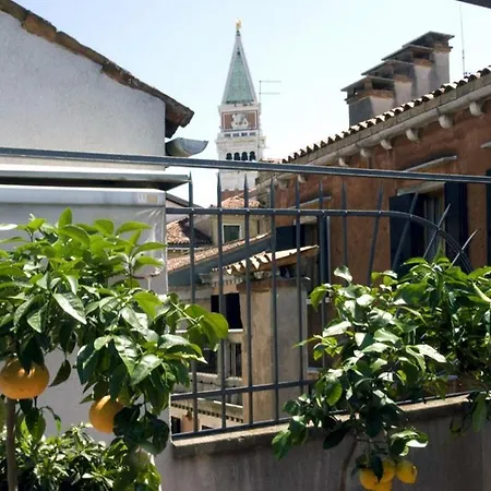 Terrazzi Su Piazza San Marco Lägenhet *